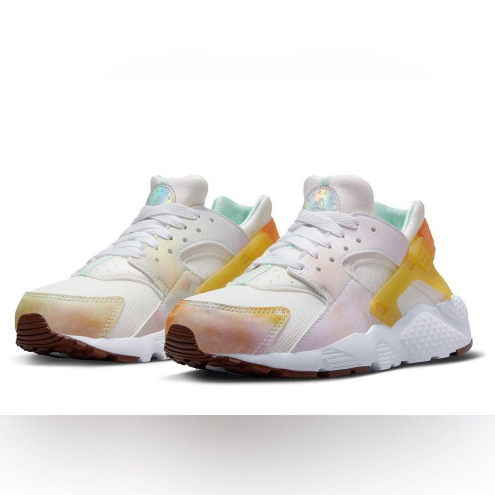 Nike Hauraches Taupe Gold “SUPERNOVA” Size 5Y/6.5W